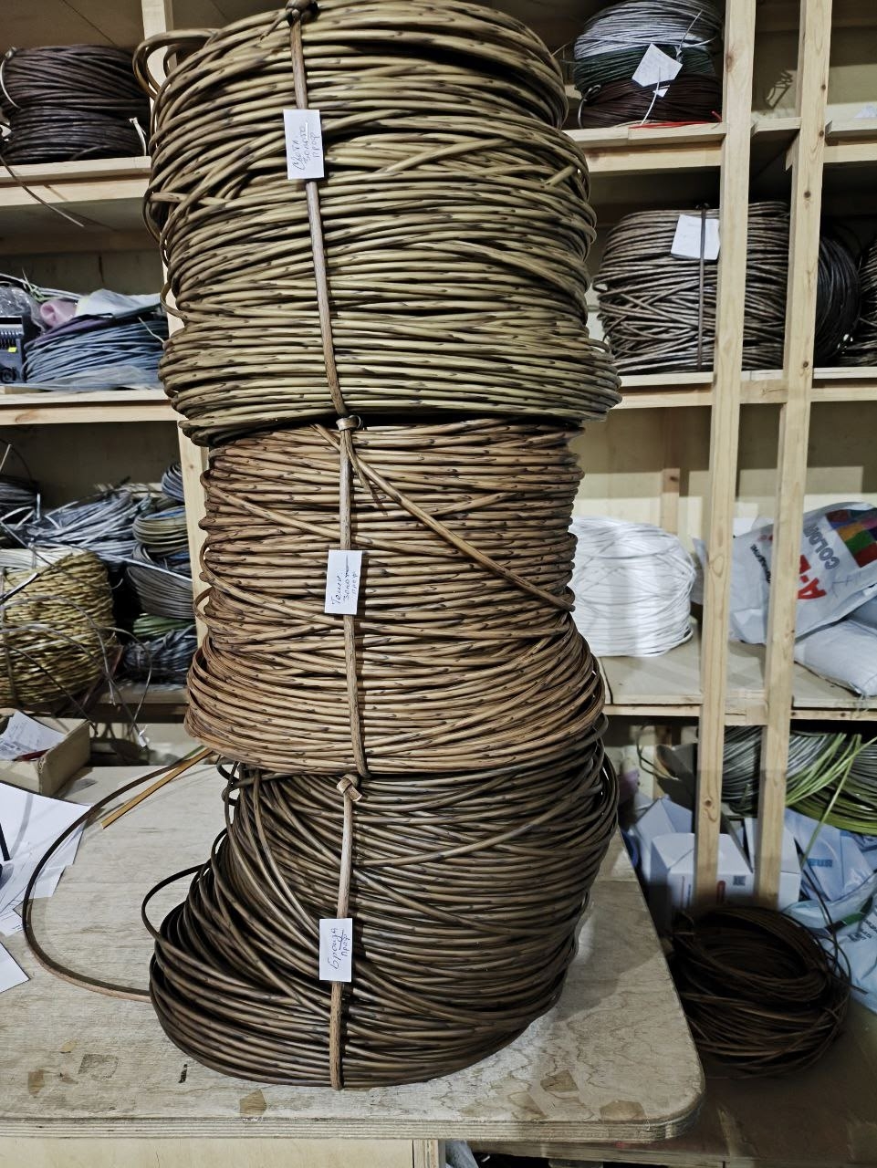 "Праздничная серия Профи: Катушки в золотых и бронзовых оттенках – выбери свою!"