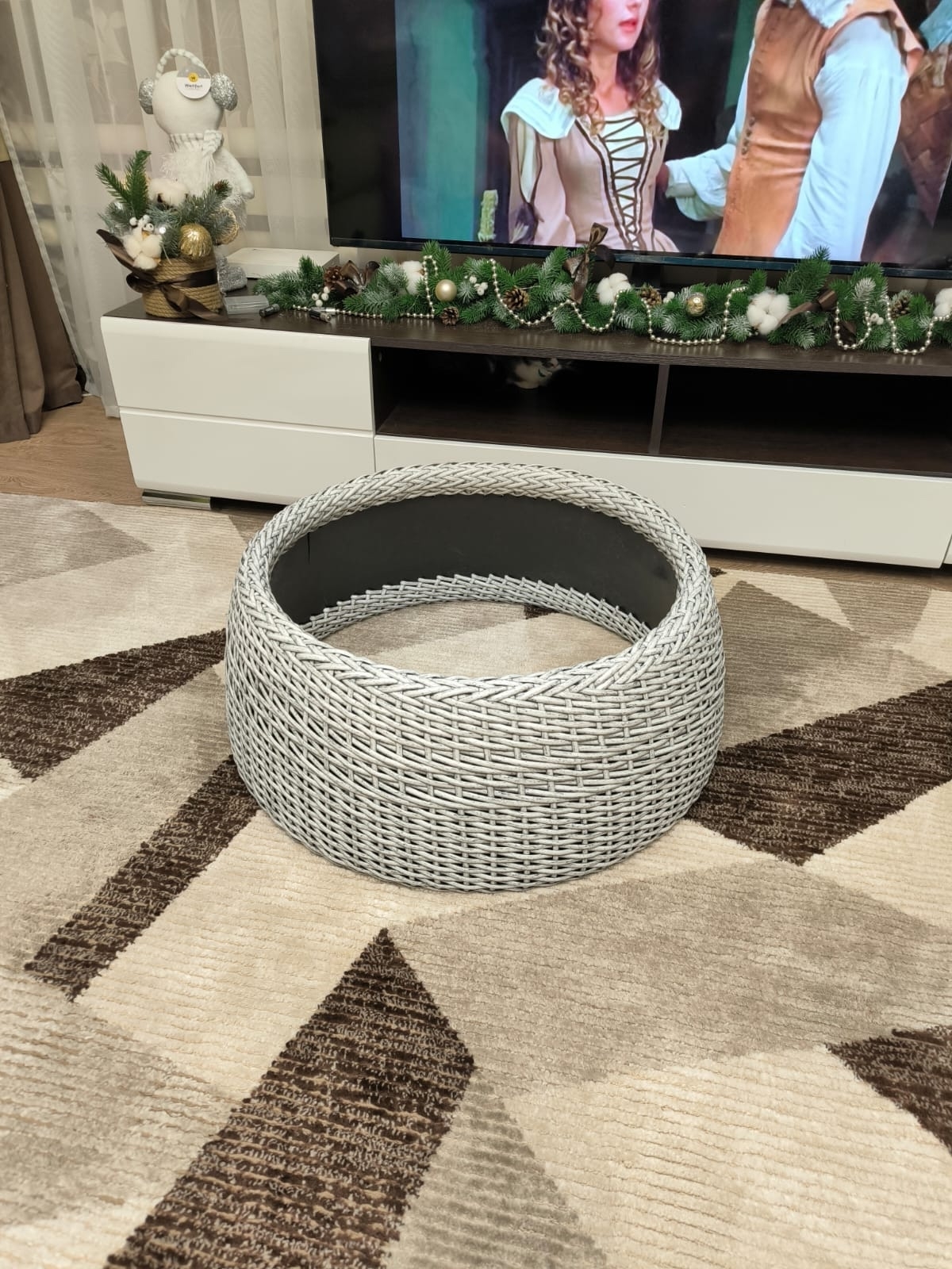 "Роскошные юбки для елки от Ивана из Ставрополя – создайте уникальный новогодний стиль!"