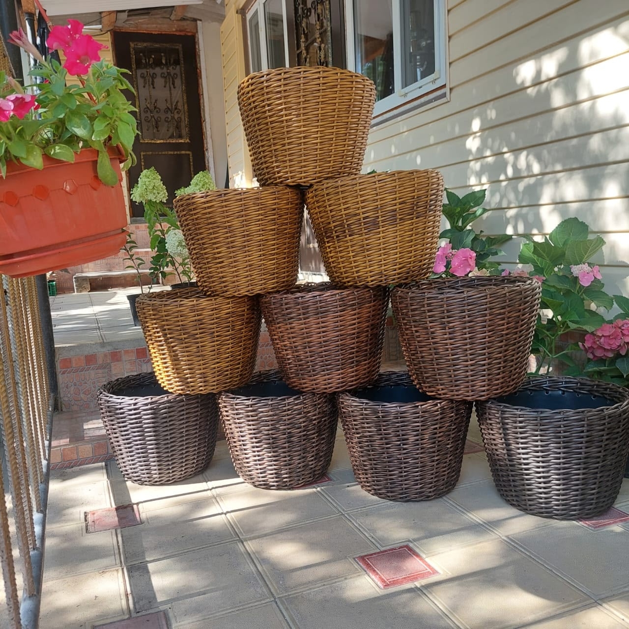 "Яркие градиенты от Лауры из Дагестана: создайте прекрасный ротанг для вашего интерьера!"