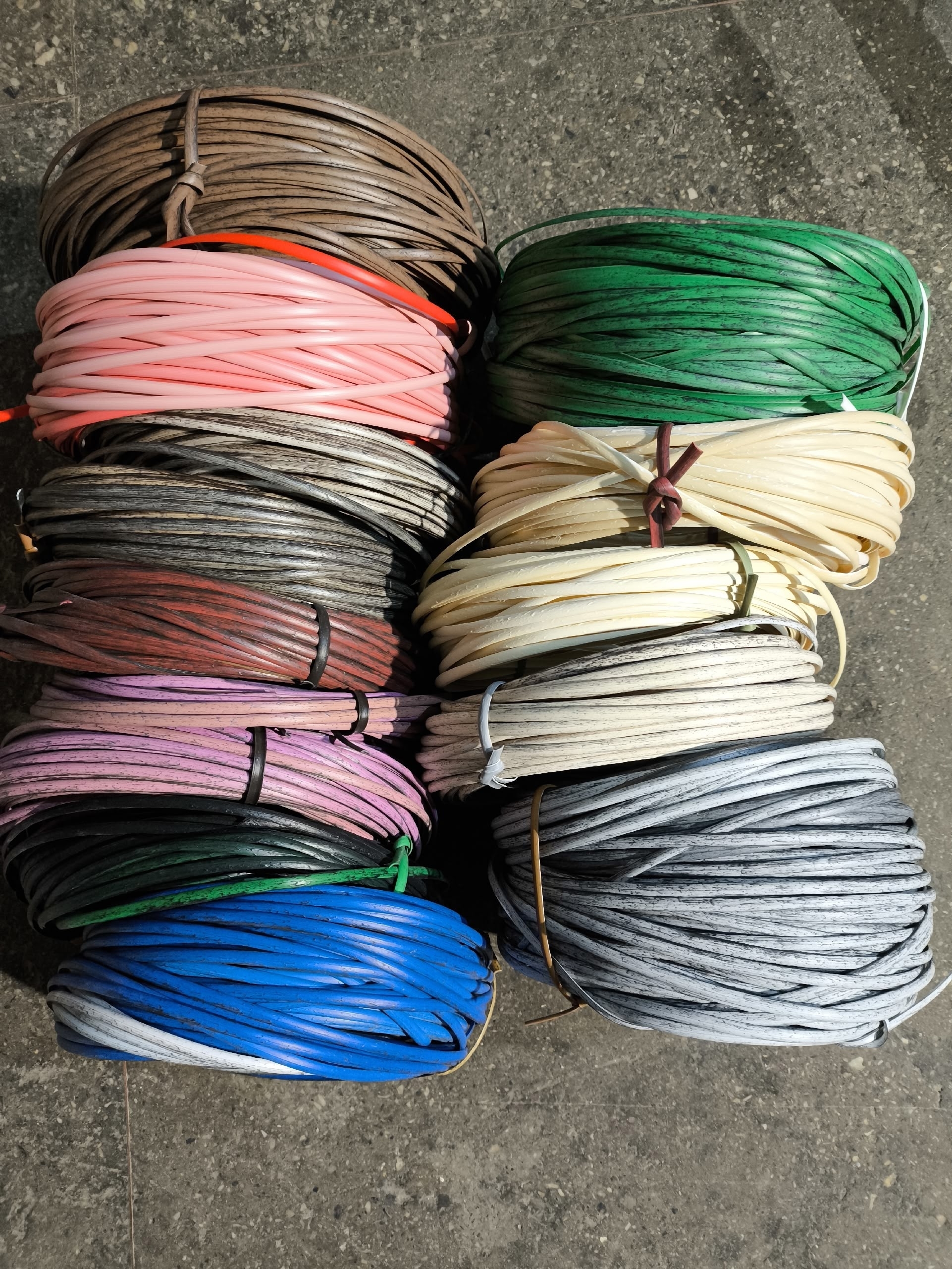 "Первый в этом году мягкий градиент - 8.6 кг всего за 3268 рублей с быстрой доставкой!"