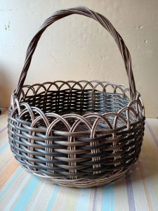 "Красивая корзиночка от Наталии Сурмилло: Закажите стильный ротанг сегодня!"